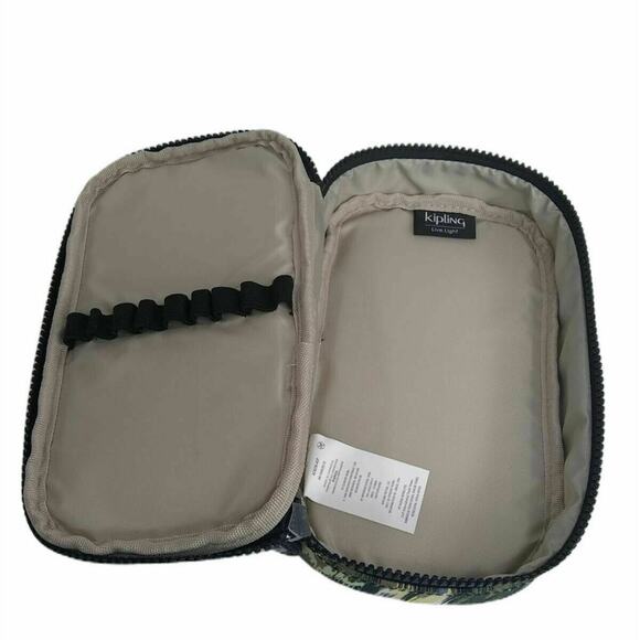 Kipling Lunch Bag & 50 Pencils Case bundle - Picture 8 of 9